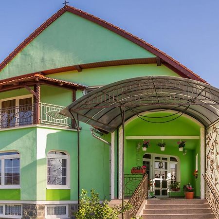 Szasz&Szasz Panzio Bed & Breakfast Gheorgheni  ภายนอก รูปภาพ