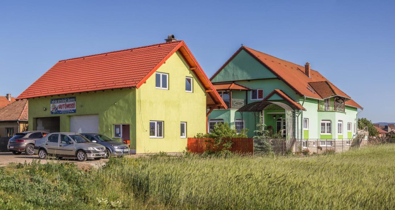 Szasz&Szasz Panzio Bed & Breakfast Gheorgheni  ภายนอก รูปภาพ