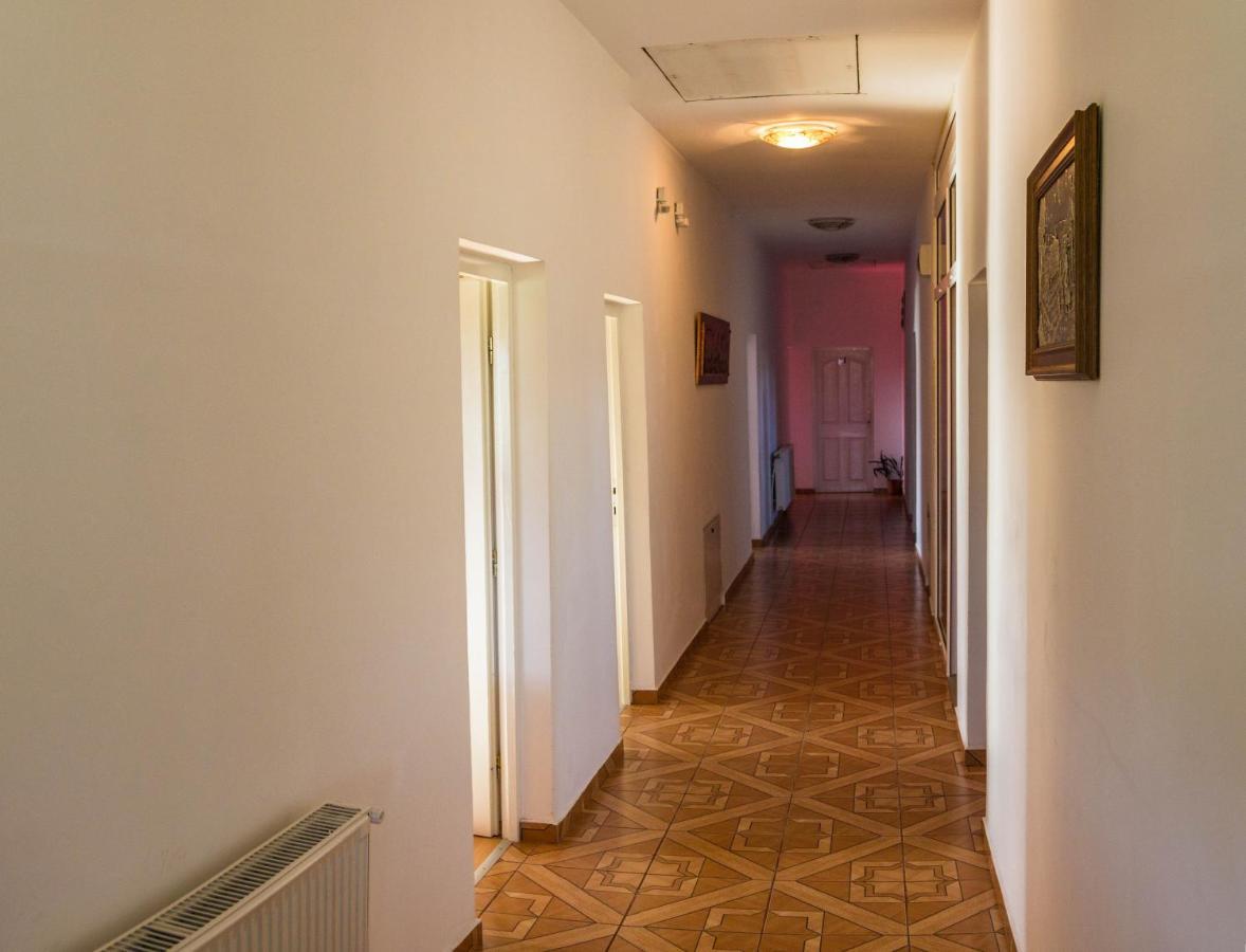Szasz&Szasz Panzio Bed & Breakfast Gheorgheni  ภายนอก รูปภาพ
