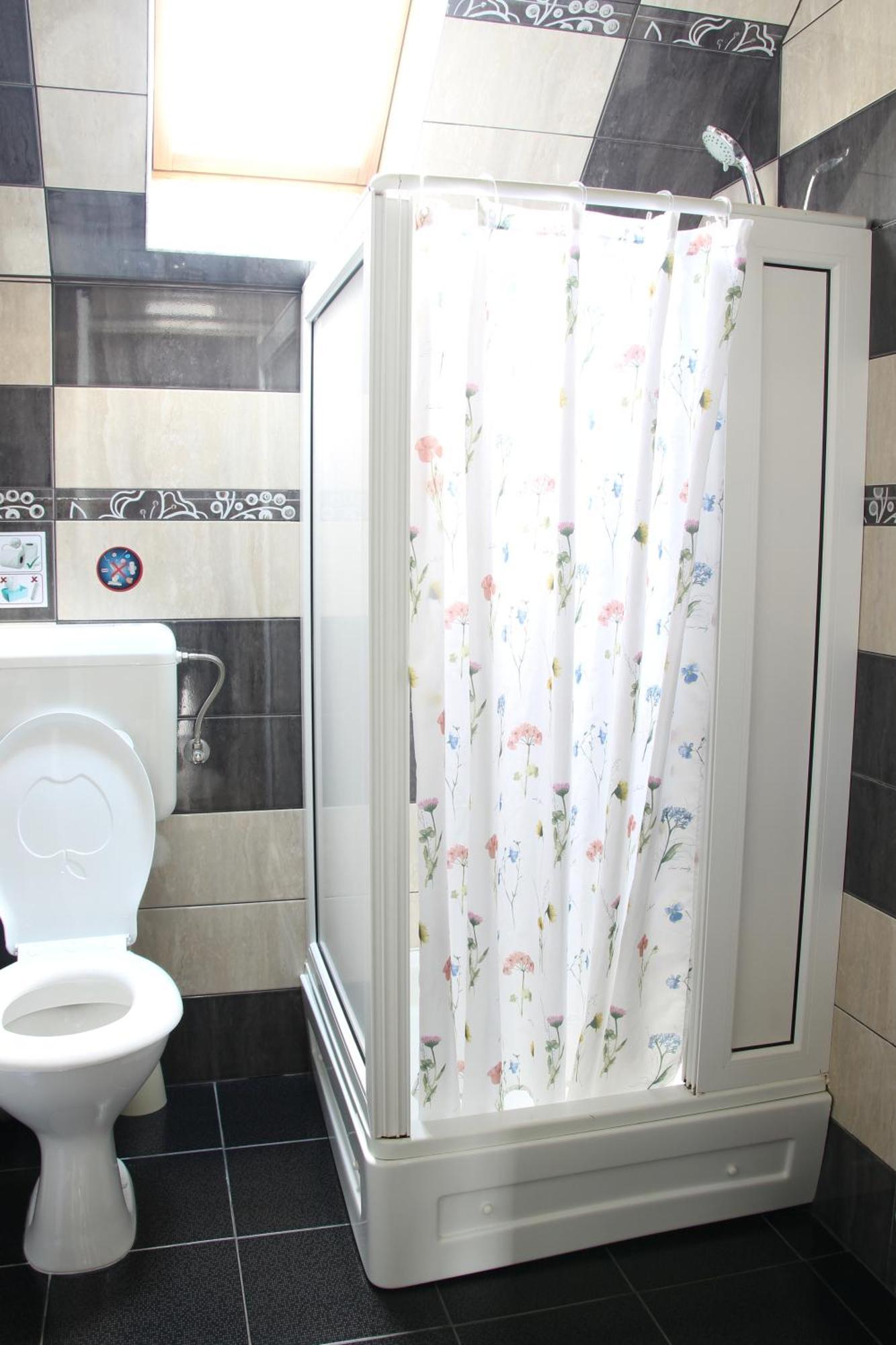 Szasz&Szasz Panzio Bed & Breakfast Gheorgheni  ภายนอก รูปภาพ
